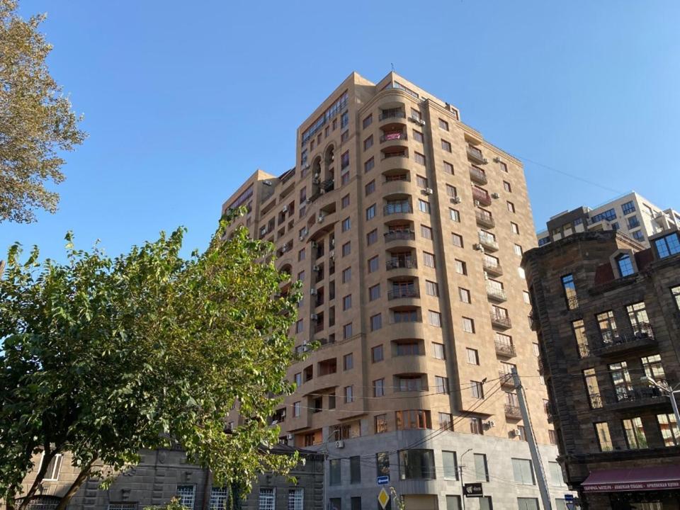 Modern Apartment For Rent In Buzand Street Bu944 Jerevan Eksteriør bilde